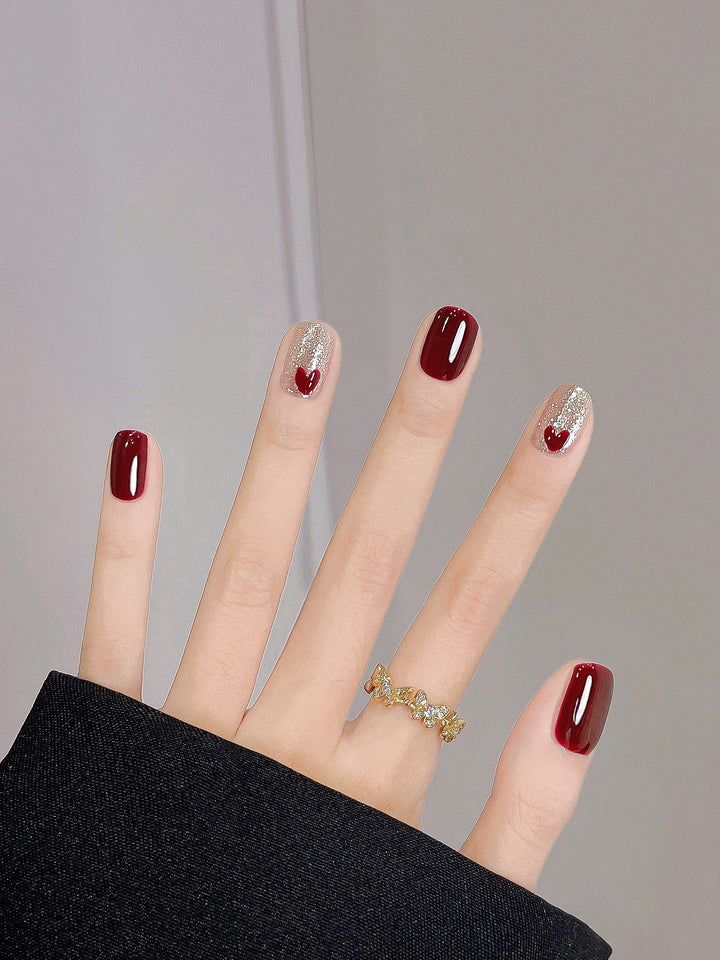 Künstlerisches Herz-Themen Press-On Nagelkunst Set