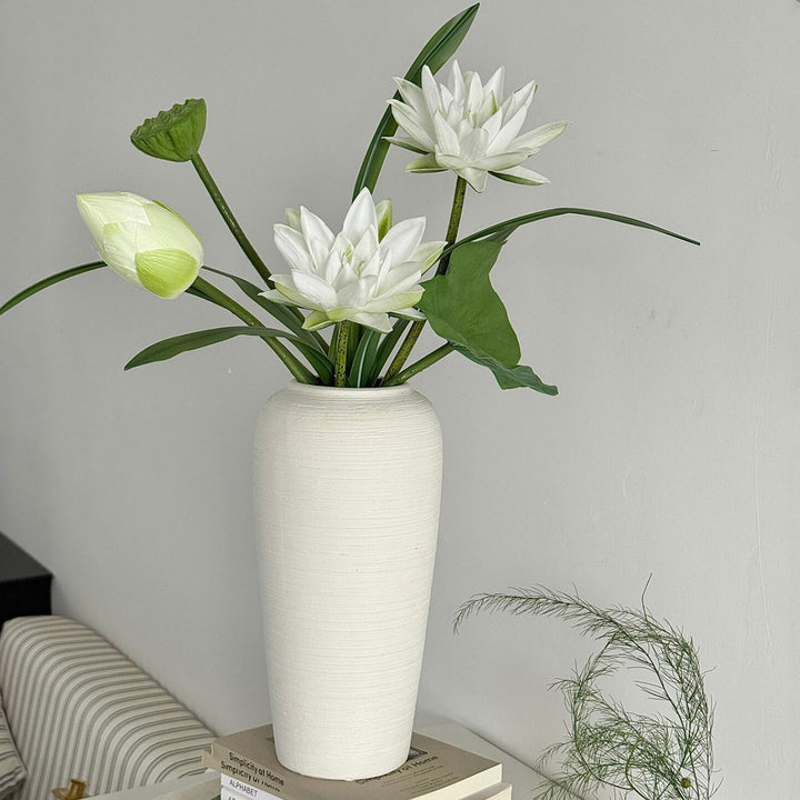 Texturierte zeitgenössische dekorative Vase