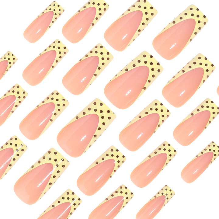 Künstlerische lange Nagelverlängerungen mit Punkten Design Karnz