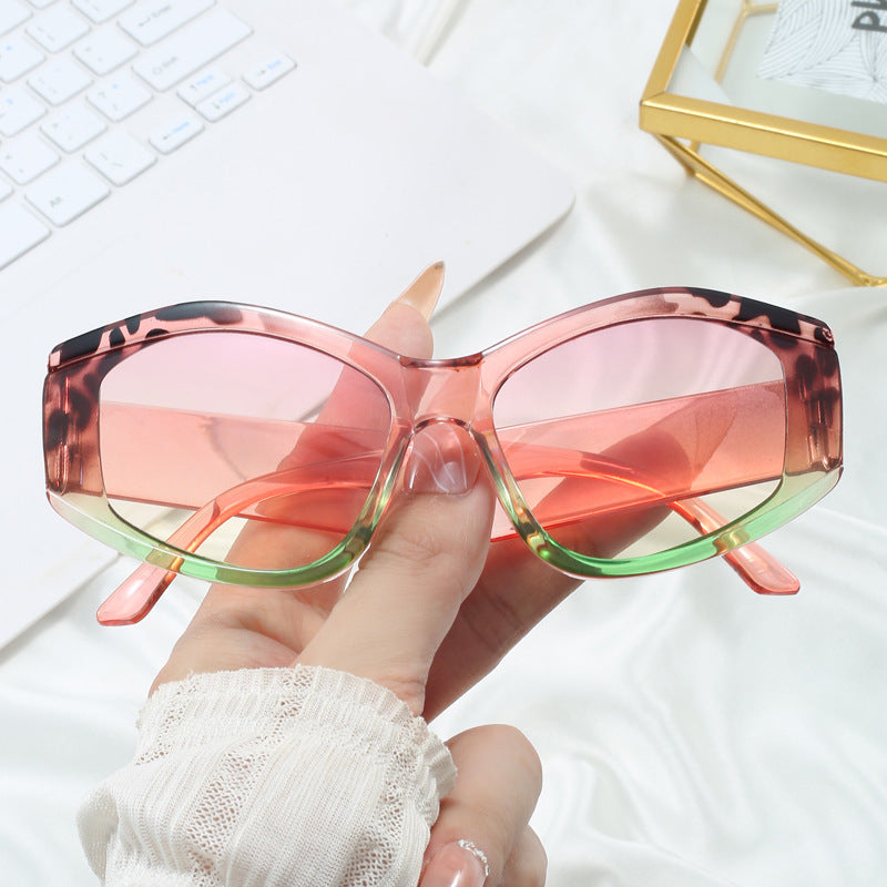 Damen modische Sonnenbrille mit markantem, futuristischem Design Karnz