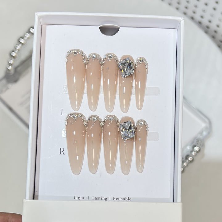 Rhinestone-verzierte Stiletto Press-On Nägel Karnz