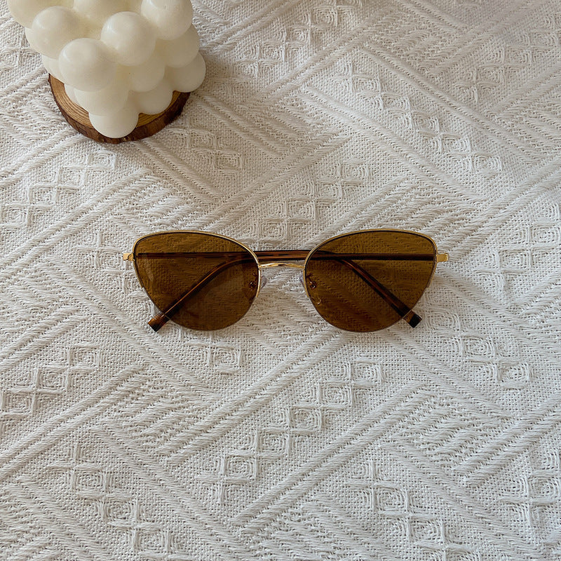 Modische Cat-Eye Sonnenbrille mit Feinem Metallrahmen Karnz