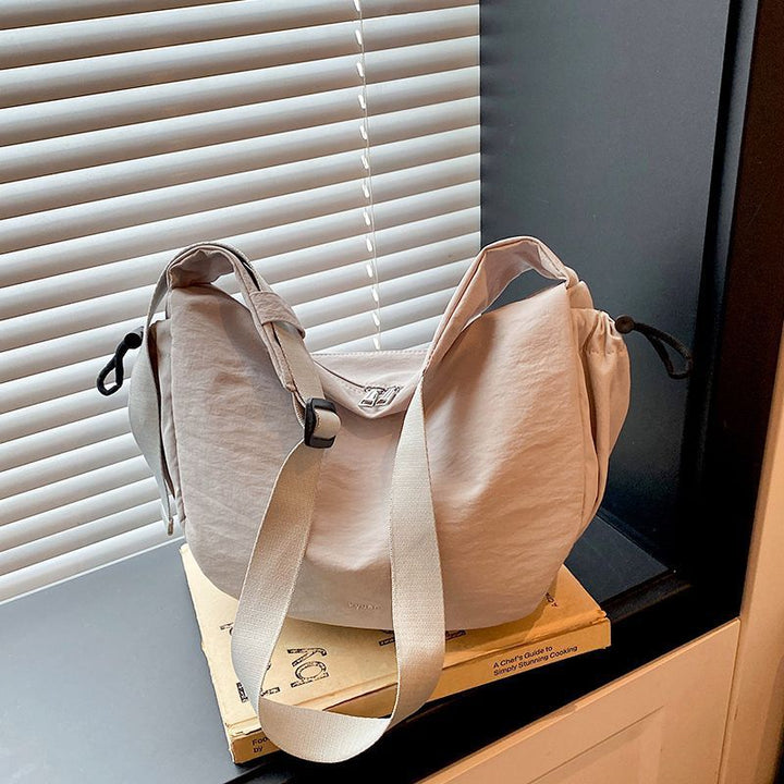 Entspannte Sling-Tasche Karnz