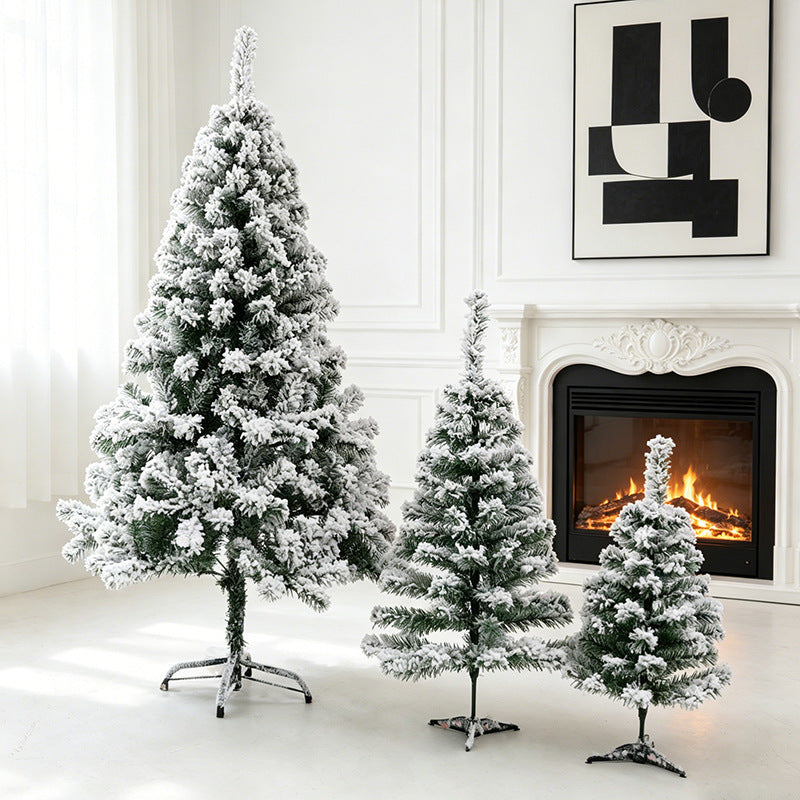 Künstlicher verschneiter Weihnachtsbaum