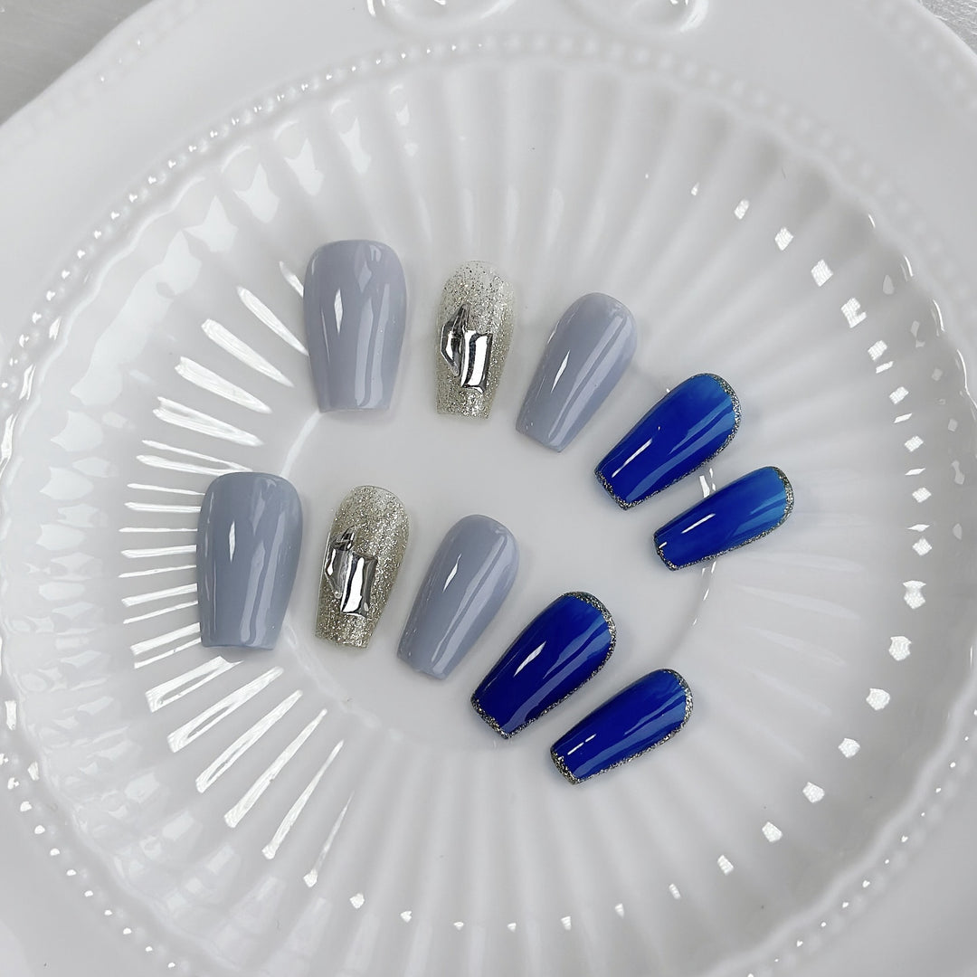 Elegantes Press-On-Nageldesign-Set mit Strass und Farbverlaufseffekt