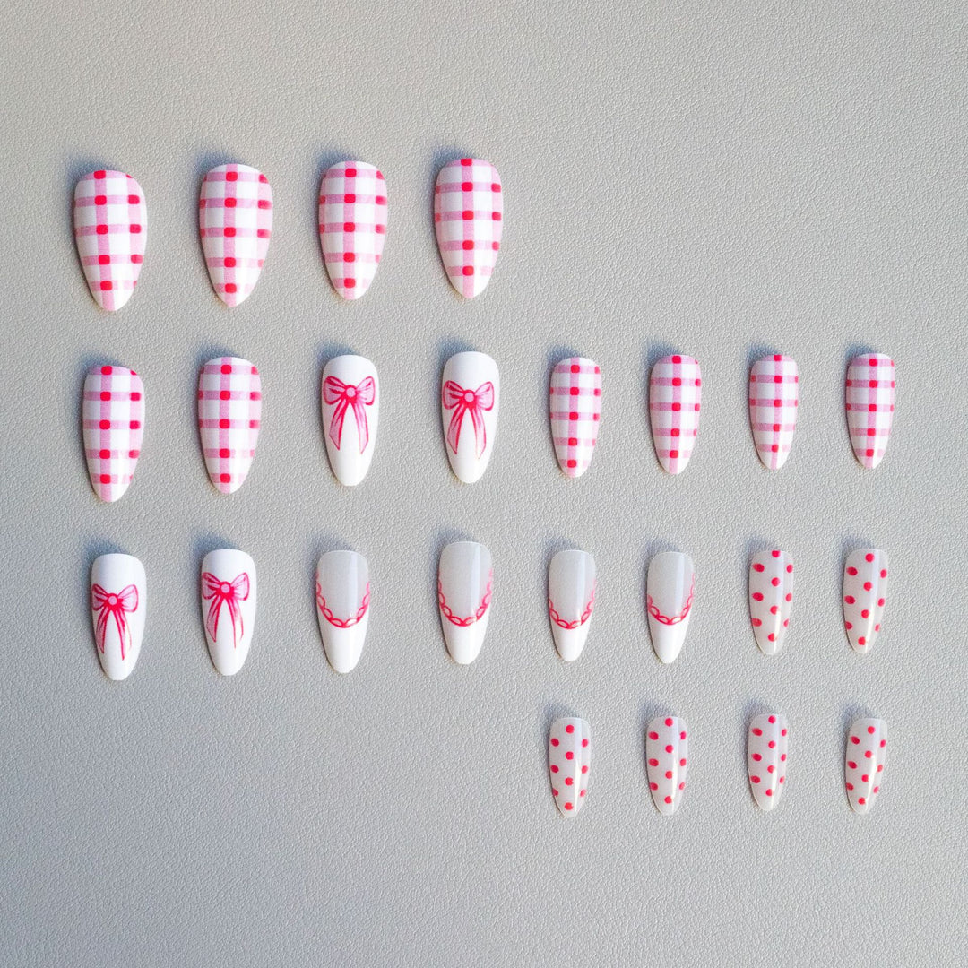 Kreatives, mit einer Schleife verziertes Acryl-Nagelkunst-Set