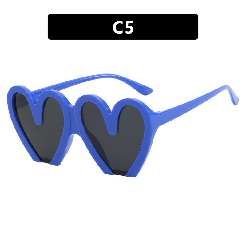 Damen Herzförmige Sonnenbrille mit robustem Kunststoffrahmen und UV-Schutz Karnz