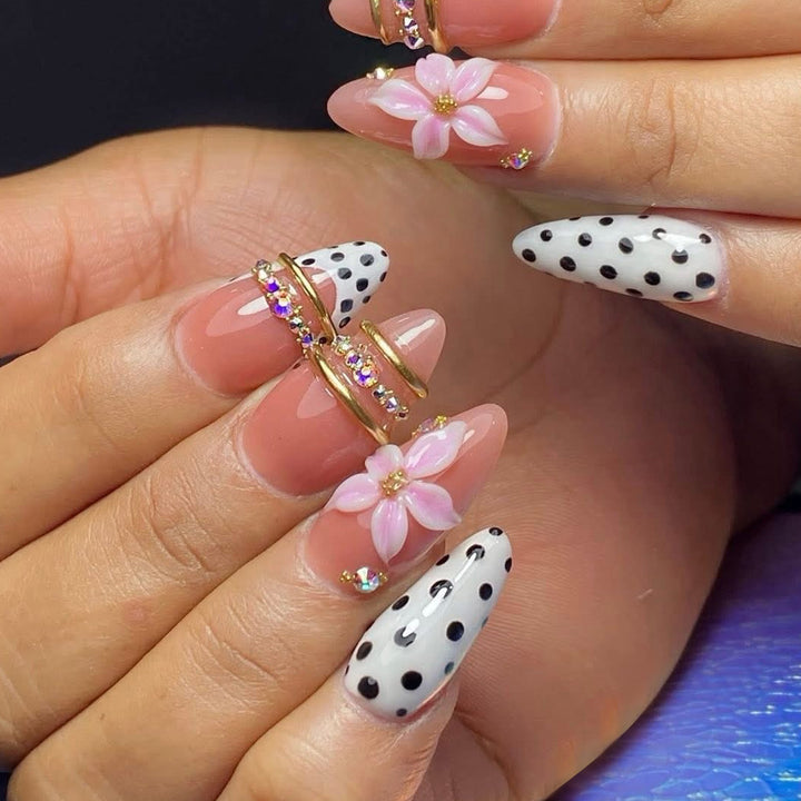 Dekorative 3D Blumen Nagelkunst Karnz