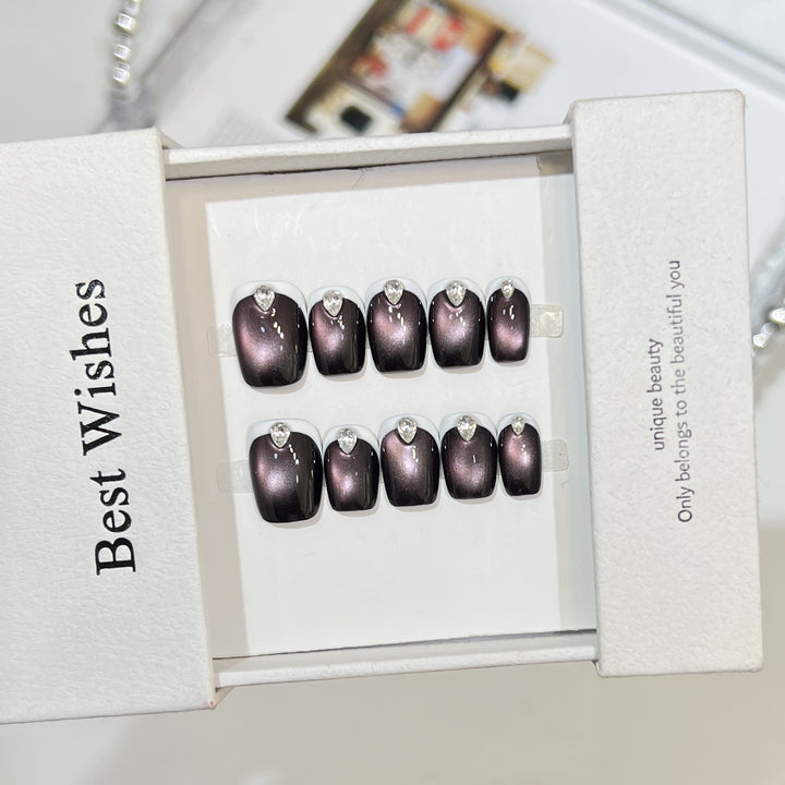Elegante Gel Press-On Nagelset mit Strassdetails Karnz