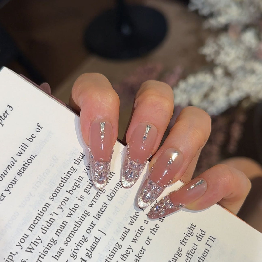 Glamouröse Stiletto Press-On Nägel Karnz