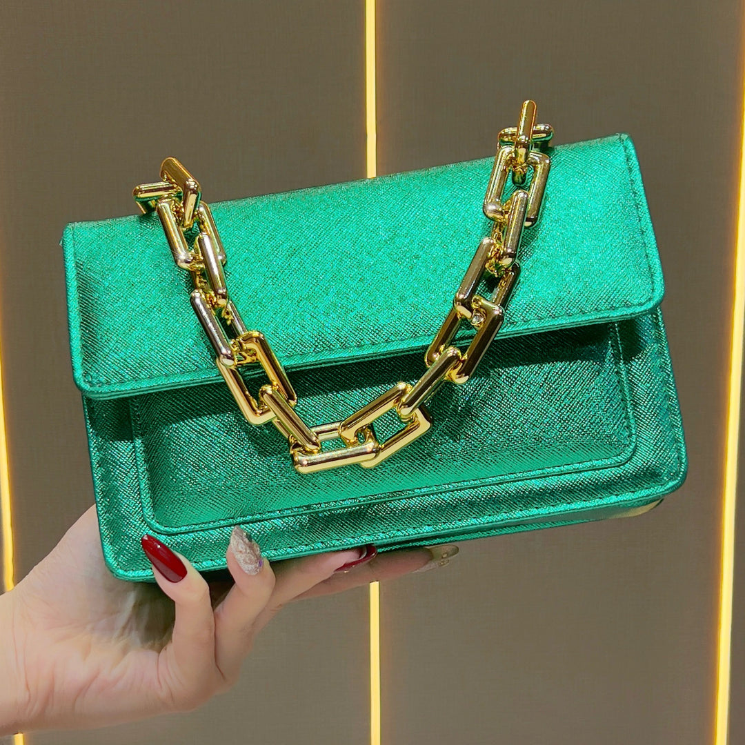 Elegante Handtasche mit Kettengriff