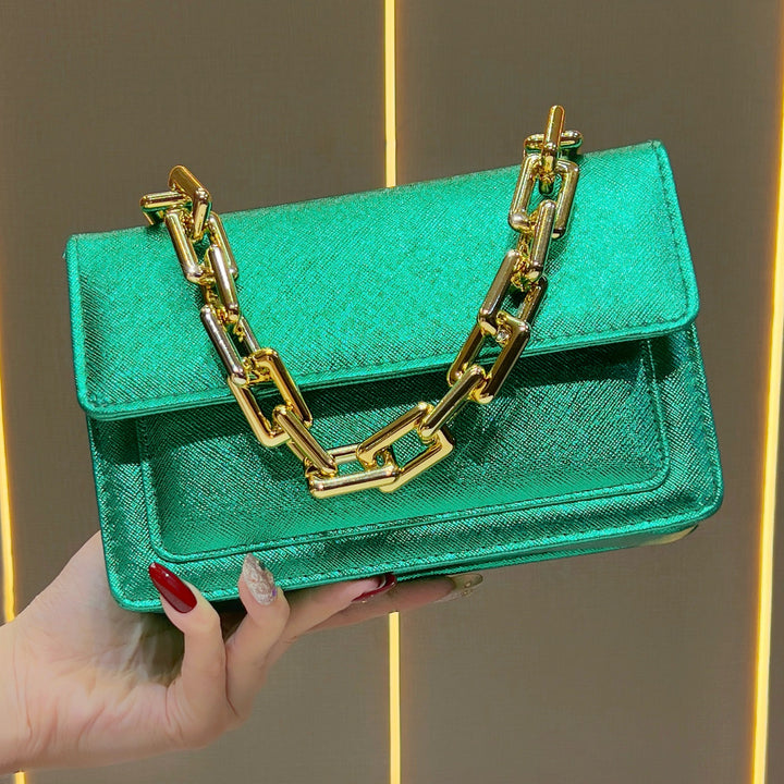 Elegante Handtasche mit Kettengriff