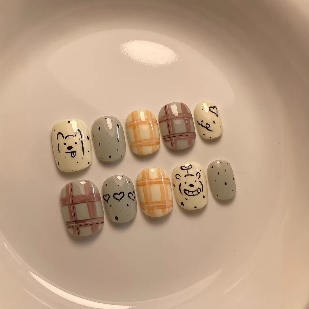 Verspielte Cartoon-Charakter Press-On Nagelkunst Sammlung