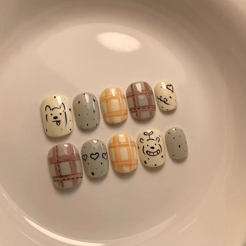 Verspielte Cartoon-Charakter Press-On Nagelkunst Sammlung