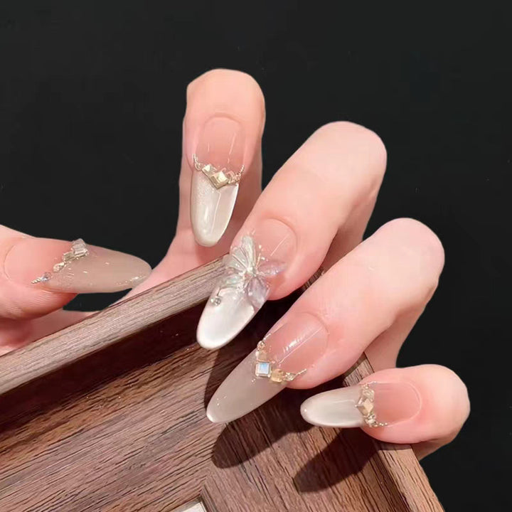Dekorative Druck-Nägel mit floralem Design Karnz