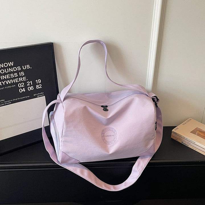Stylische Reis-Duffle mit mehreren Taschen