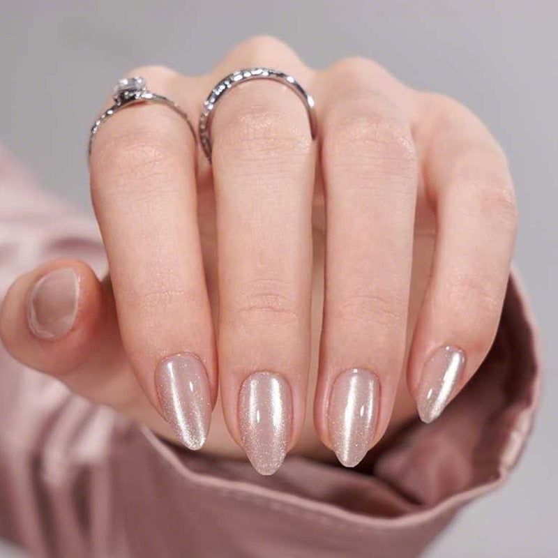 Elegantes Kunstnagel-Set mit schimmerndem Finish Karnz