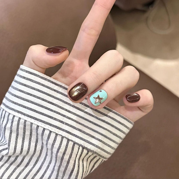 Kreative Nagelkunst Karnz