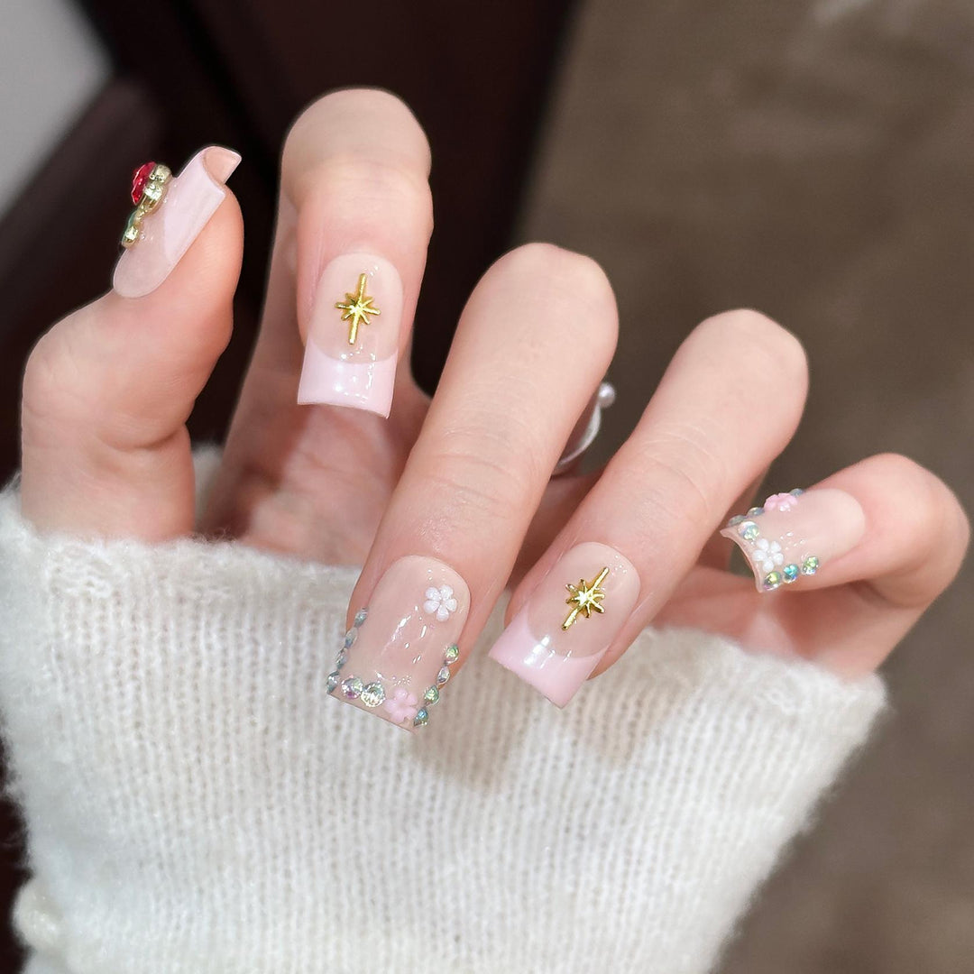 Dekoratives florales und mit Edelsteinen akzentuiertes Press-On-Nagelkunstset