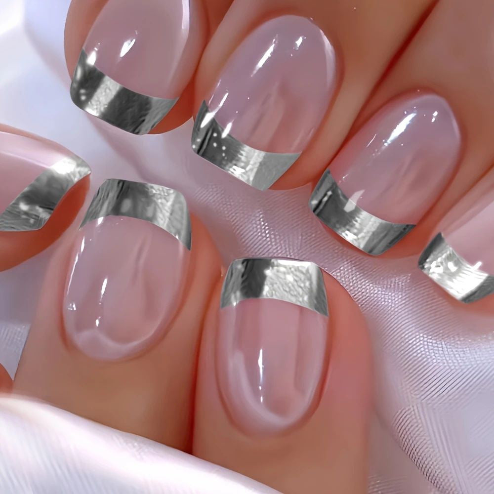 Elegante französische Tipp-Nagelerweiterungen Karnz