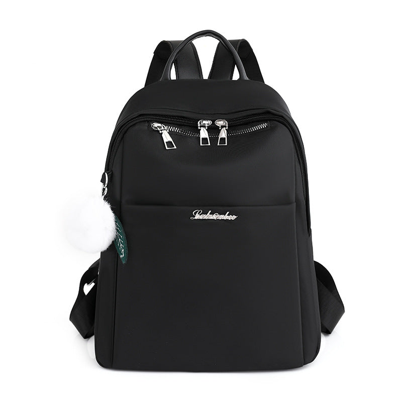 Trendiger Rucksack mit Schlüsselanhänger