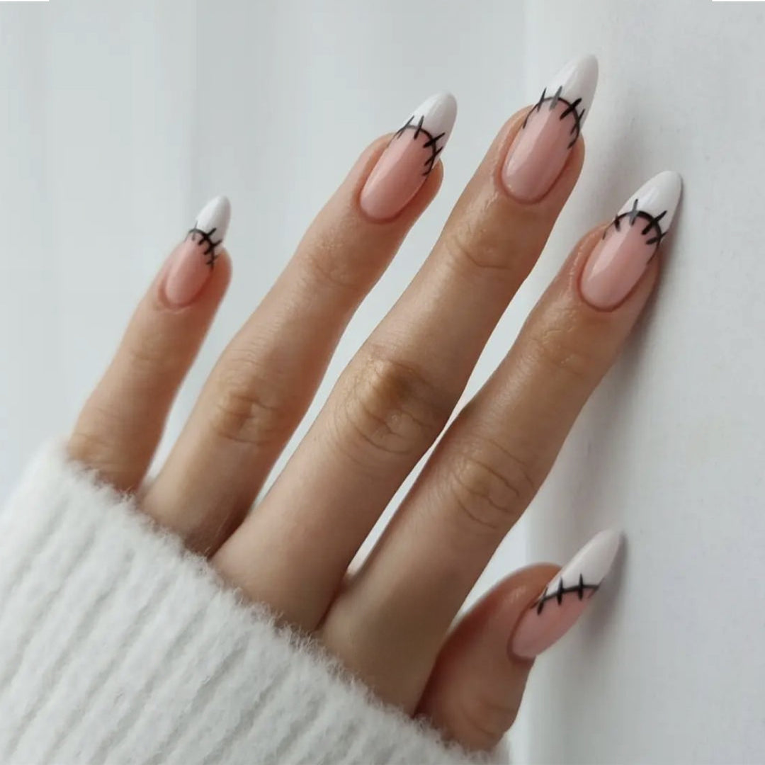 Kreatives Kunstnagelset mit originellem Näh-Design Karnz
