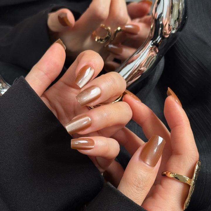 Elegante Kunstnägel mit sanftem Ombre-Finish Karnz