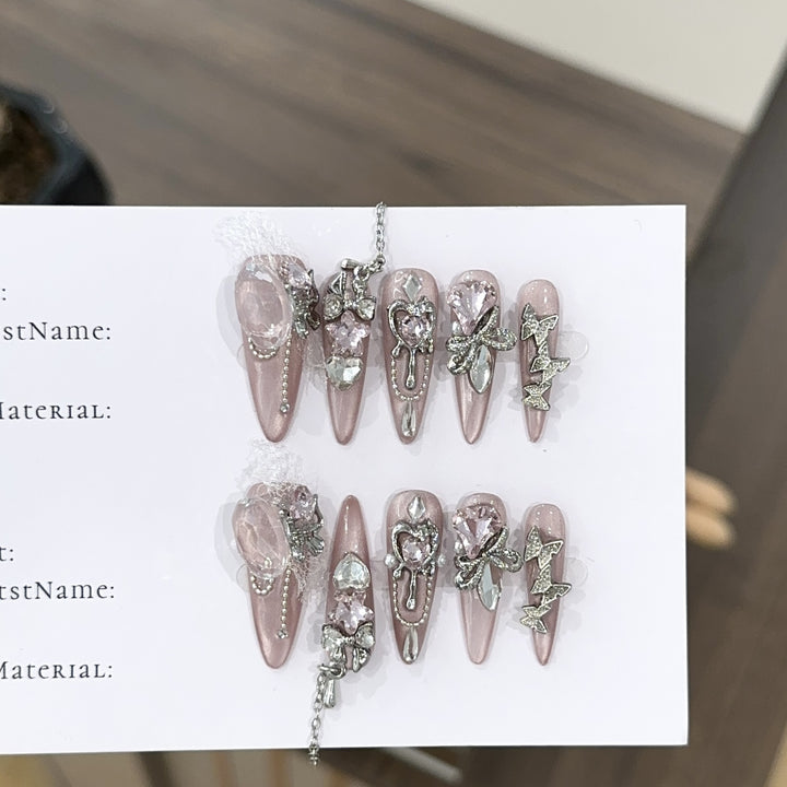 Glamouröse mit Strass verzierte Stiletto Press-On Nägel