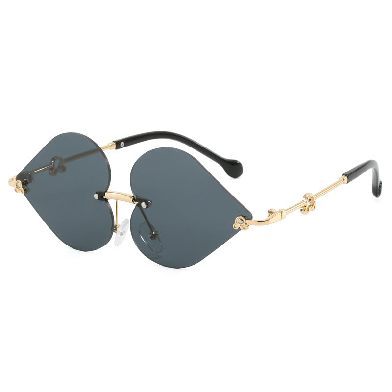 Damen Designer-Sonnenbrille mit einzigartigem Herzrahmen und gradienten Gläsern Karnz