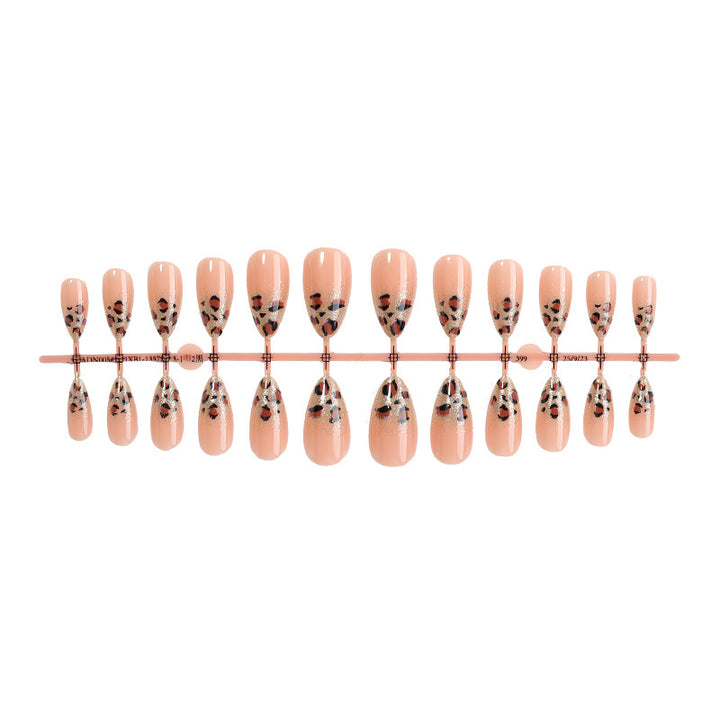 Künstlerische Stiletto Press-On Nagelkollektion Karnz