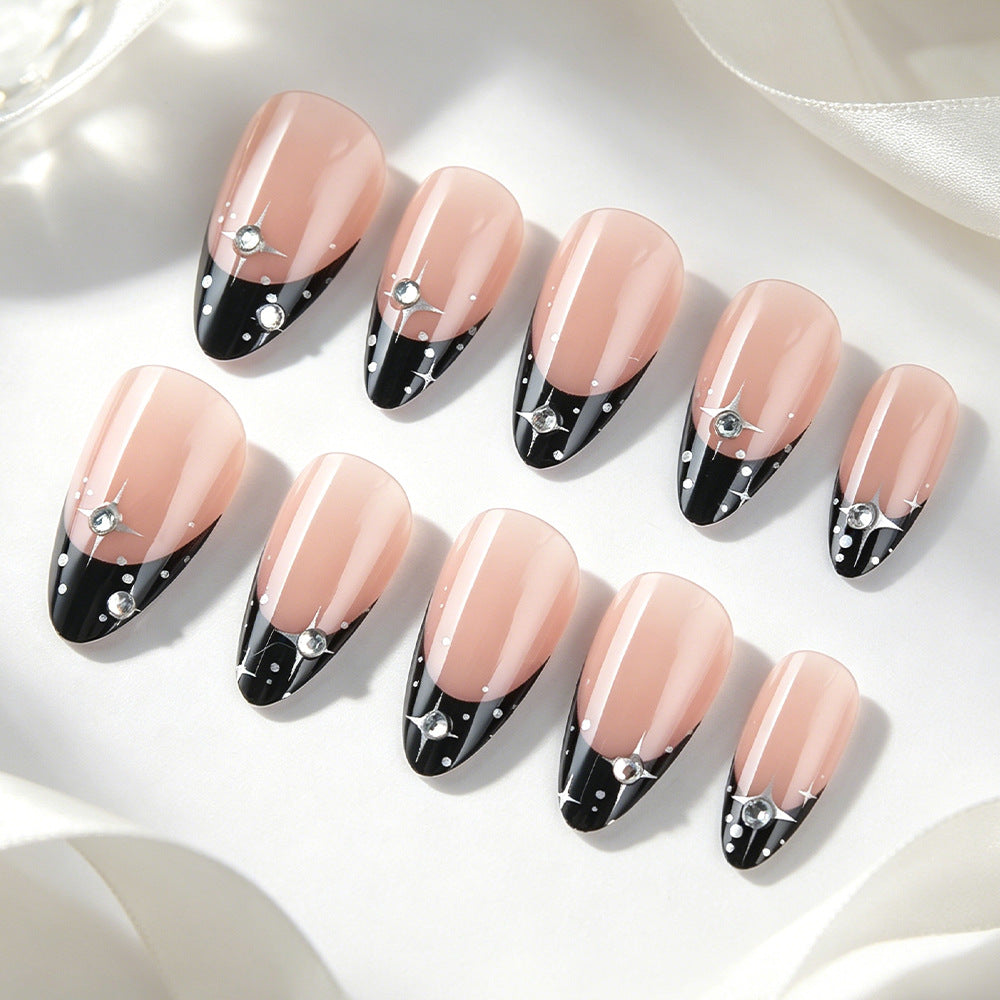 Elegante Stiletto-Nagelkunst Karnz
