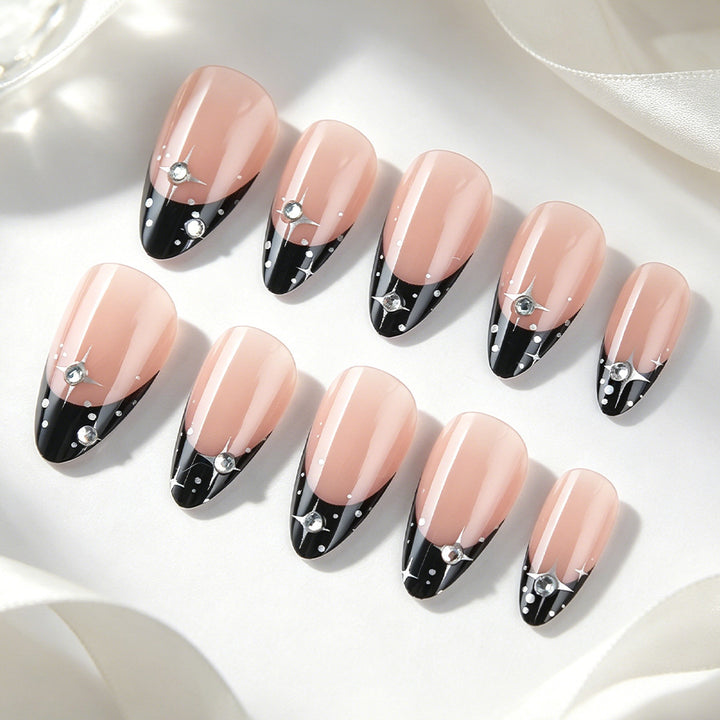 Elegante Stiletto-Nagelkunst Karnz