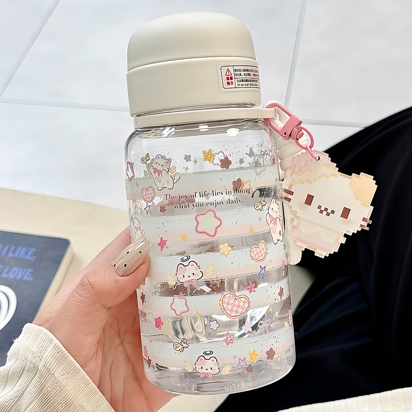 Damen vielseitige Trinkflasche mit integriertem Schlüsselanhänger Karnz