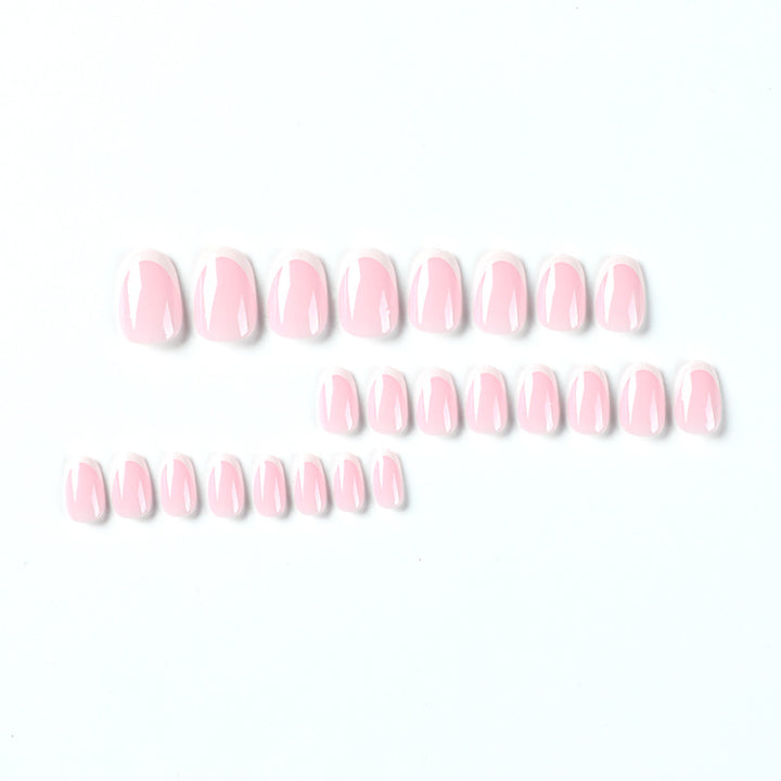 Elegante Nagelkunst mit französischen Spitzen Karnz