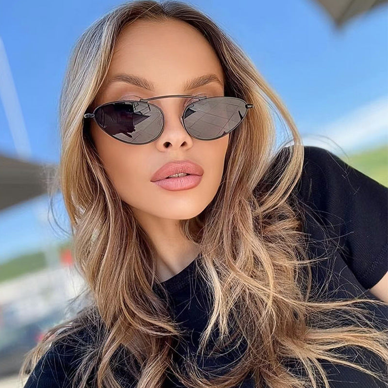 Damen modische Sonnenbrille im eleganten Ovaldesign Karnz