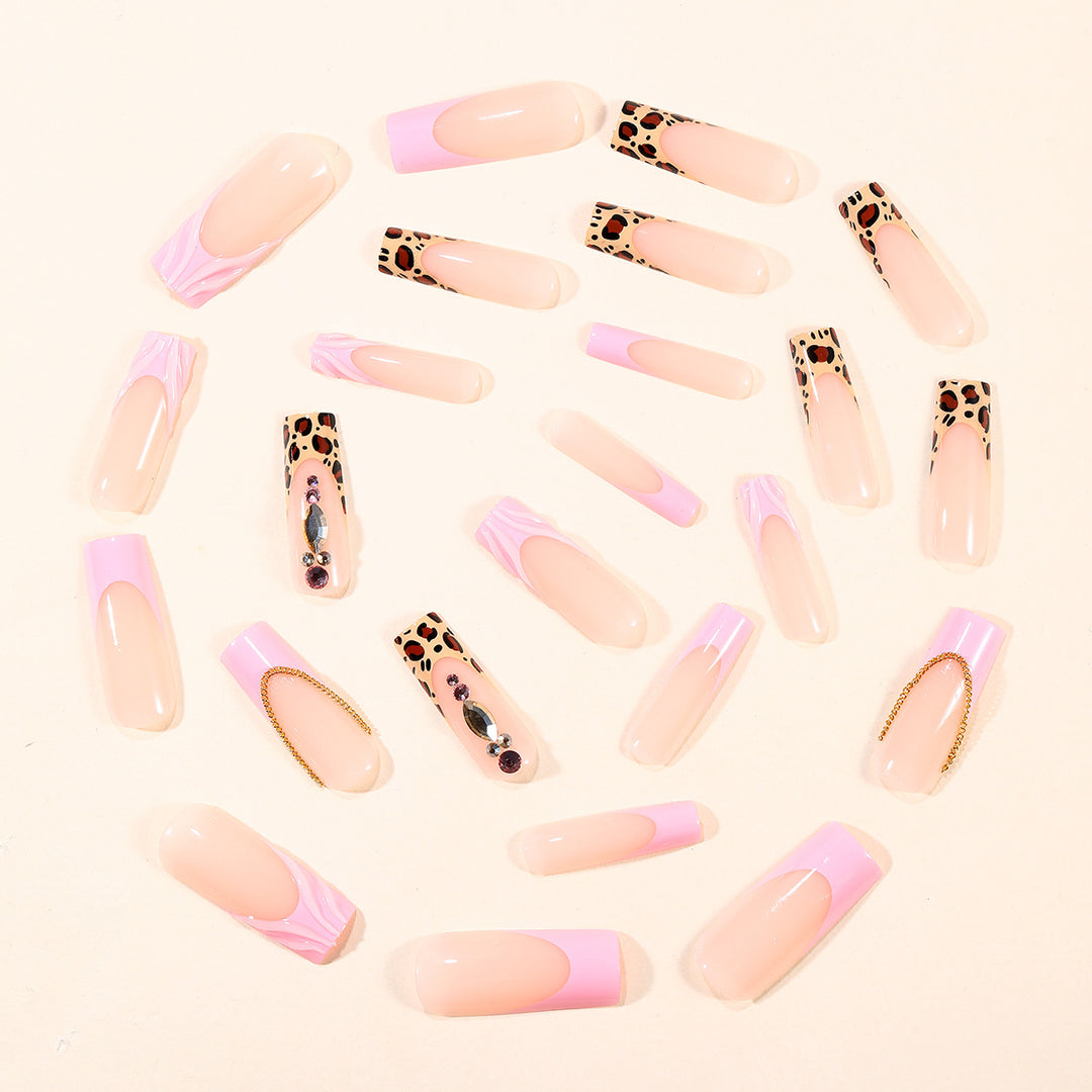 Elegante Stiletto Nagelkunstverlängerungen mit Leopardenmuster Karnz