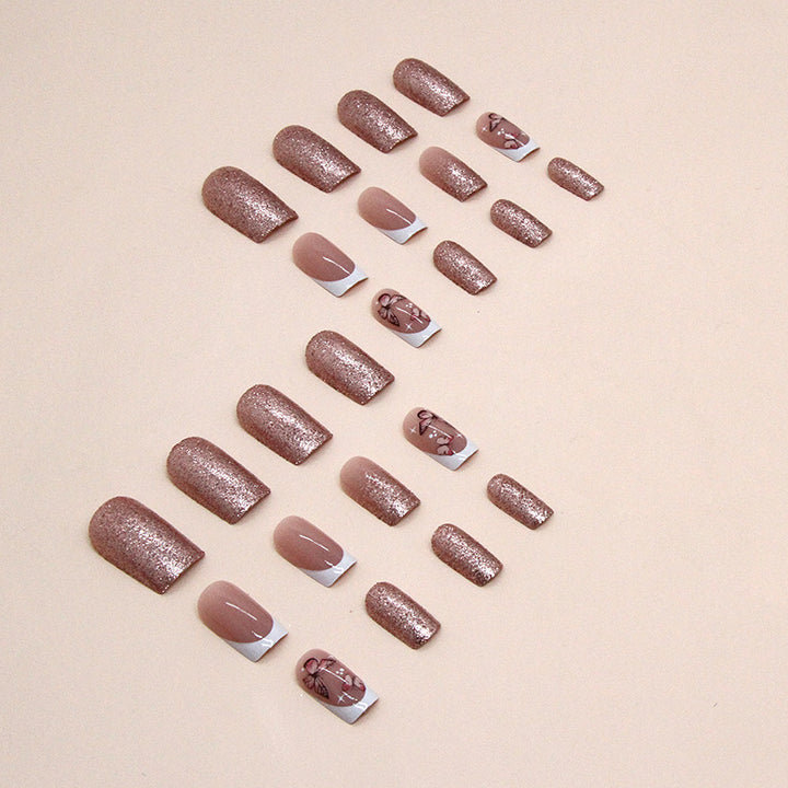 Dekorative Schmetterling- und Glitter-Nagelkunst Karnz