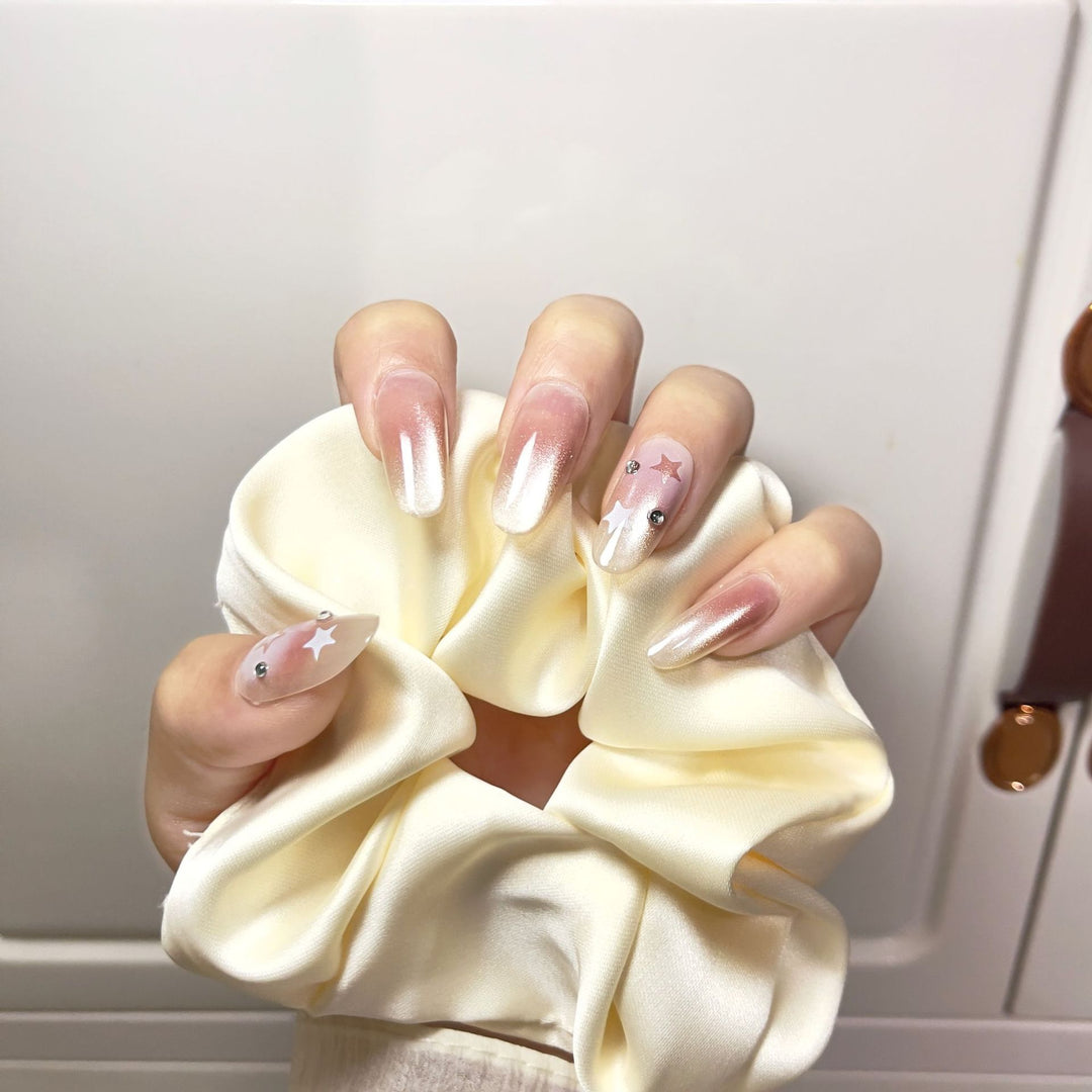 Künstlerisches Press-On Nagelkunst-Set mit Sternelementen