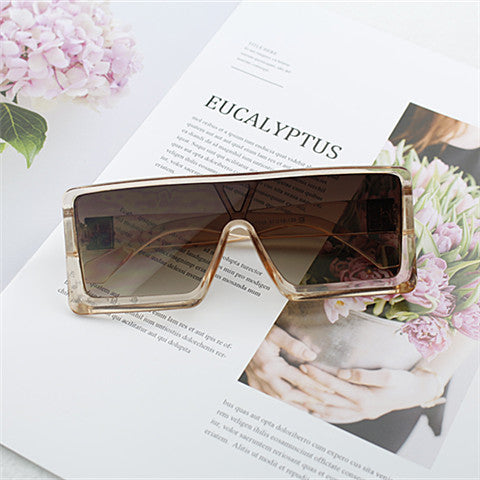 Damen Oversized Sonnenbrille im avantgardistischen Design Karnz