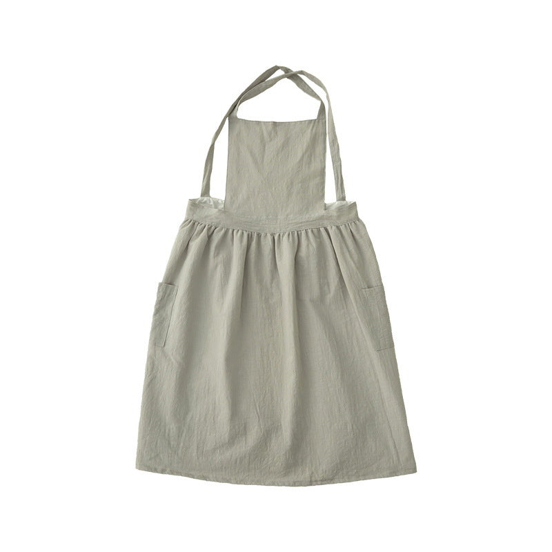 Leichtes Baumwoll-Latzkleid mit verstellbaren Trägern und seitlichen Taschen