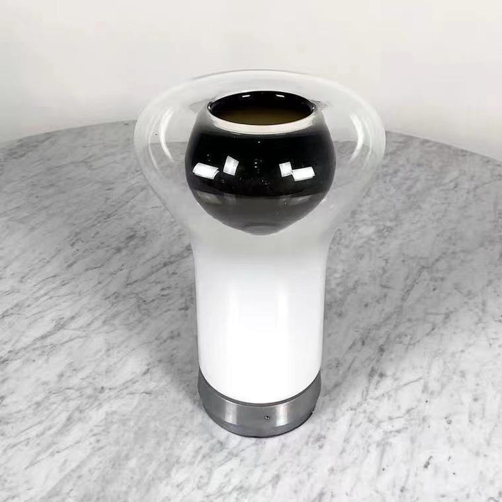 Elegante Glas Tischlampe mit einzigartigem Design