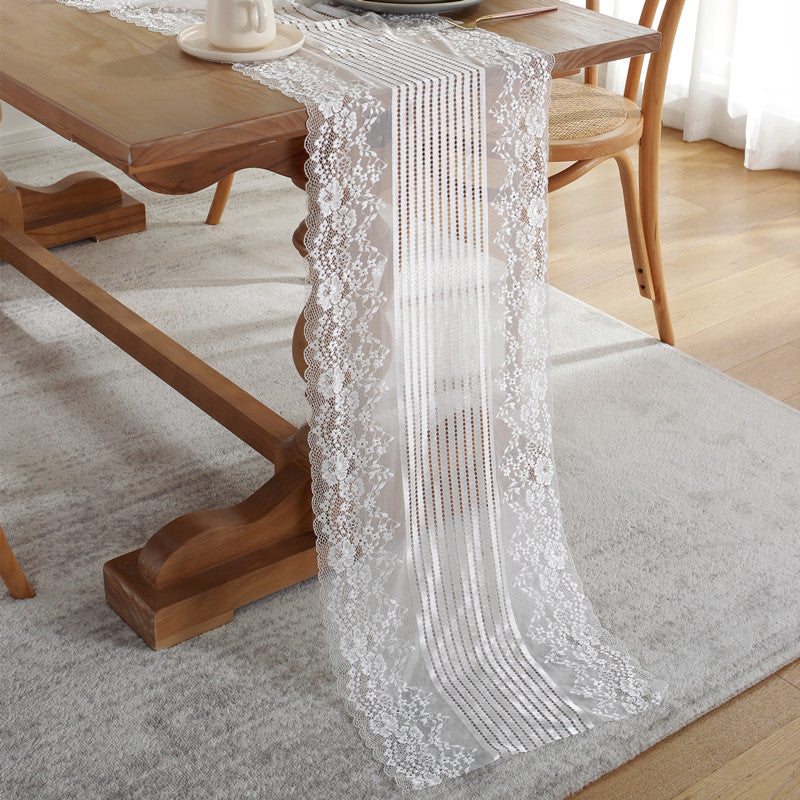Stylischer Eleganter Spitzen-Tischläufer
