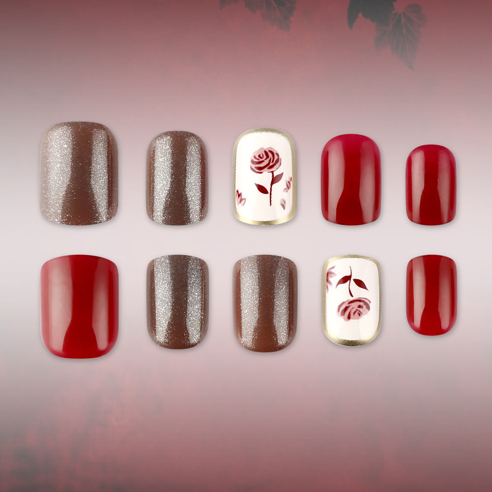 Dekorative Florale Nagelkunst Karnz