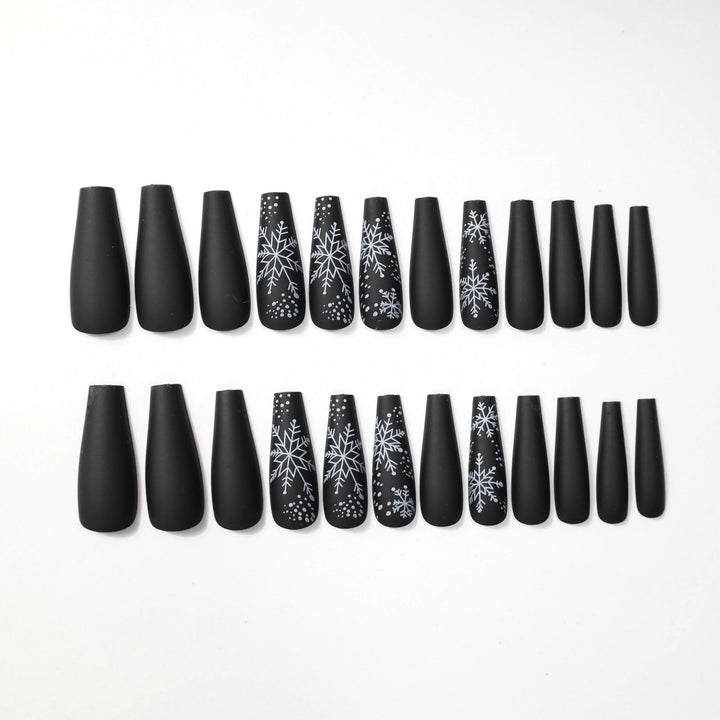 Künstlerisches Winter-Themen Nagelkunst Design Karnz