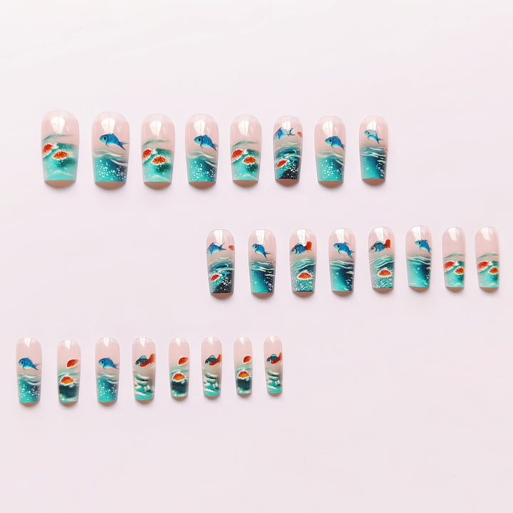 Kunstnagelset mit Maritimem Design Karnz