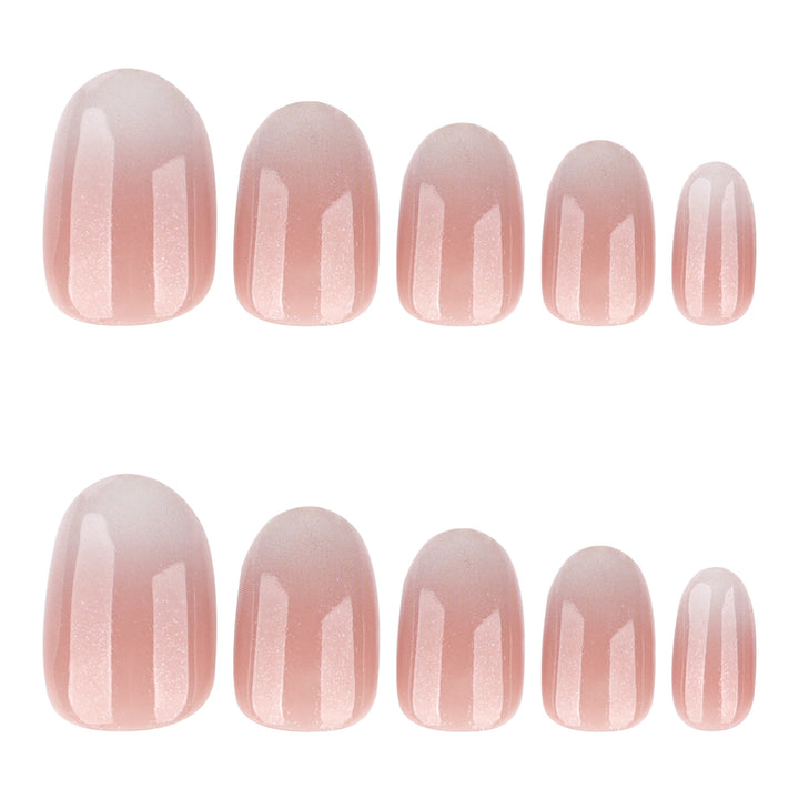 Luxuriöse Nagelverlängerungen mit elegantem Glitzer-Ombre Karnz