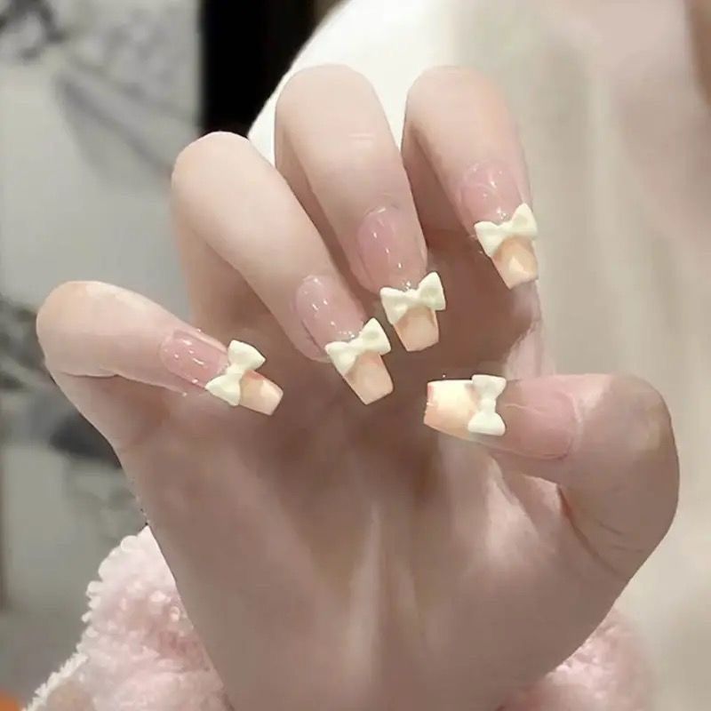 Kunstvolle Nageldesigns mit Katzenmotiv Karnz