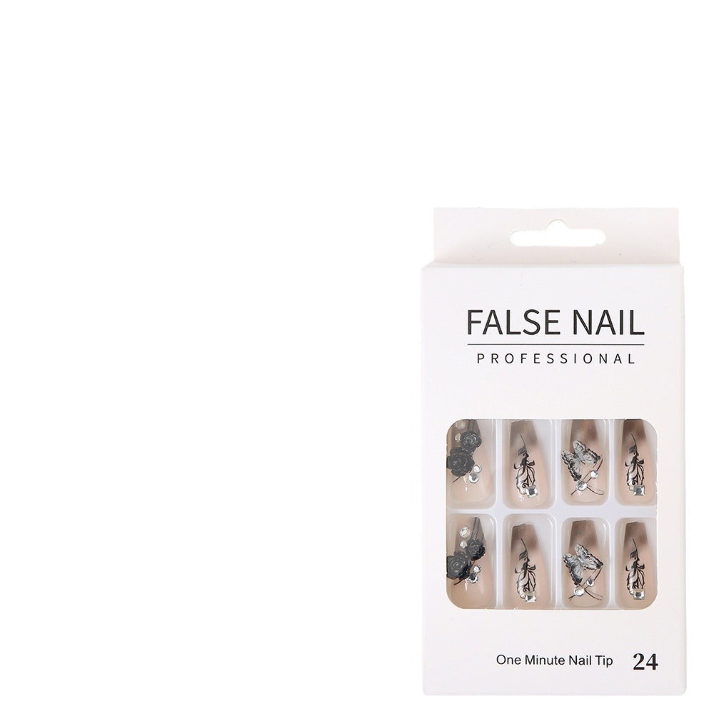 Dekorativer Press-On-Nagelset mit 3D-Akzenten Karnz