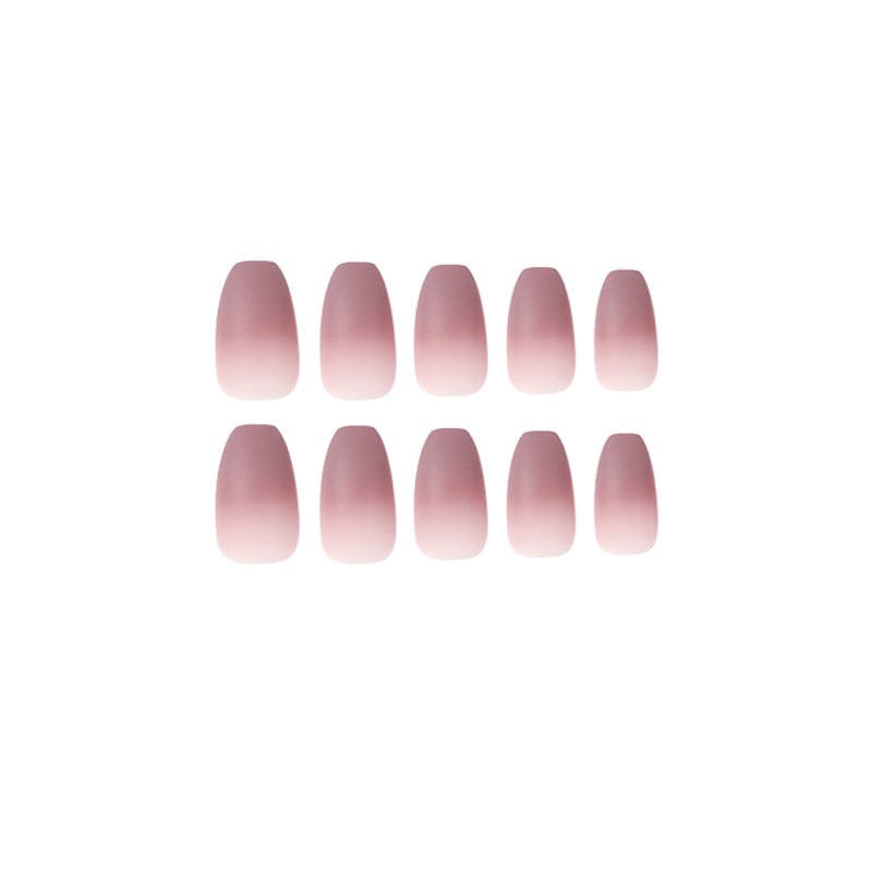 Kunstvolle Nagelverlängerungen mit mattem Ombre-Effekt Karnz