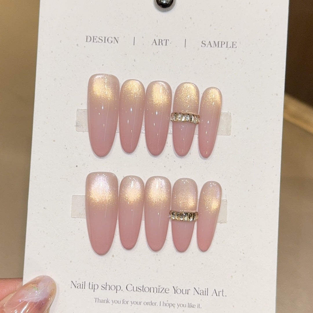 Glamouröse Kunstnägel mit Eleganter Glitzer- und Strass-Applikation Karnz